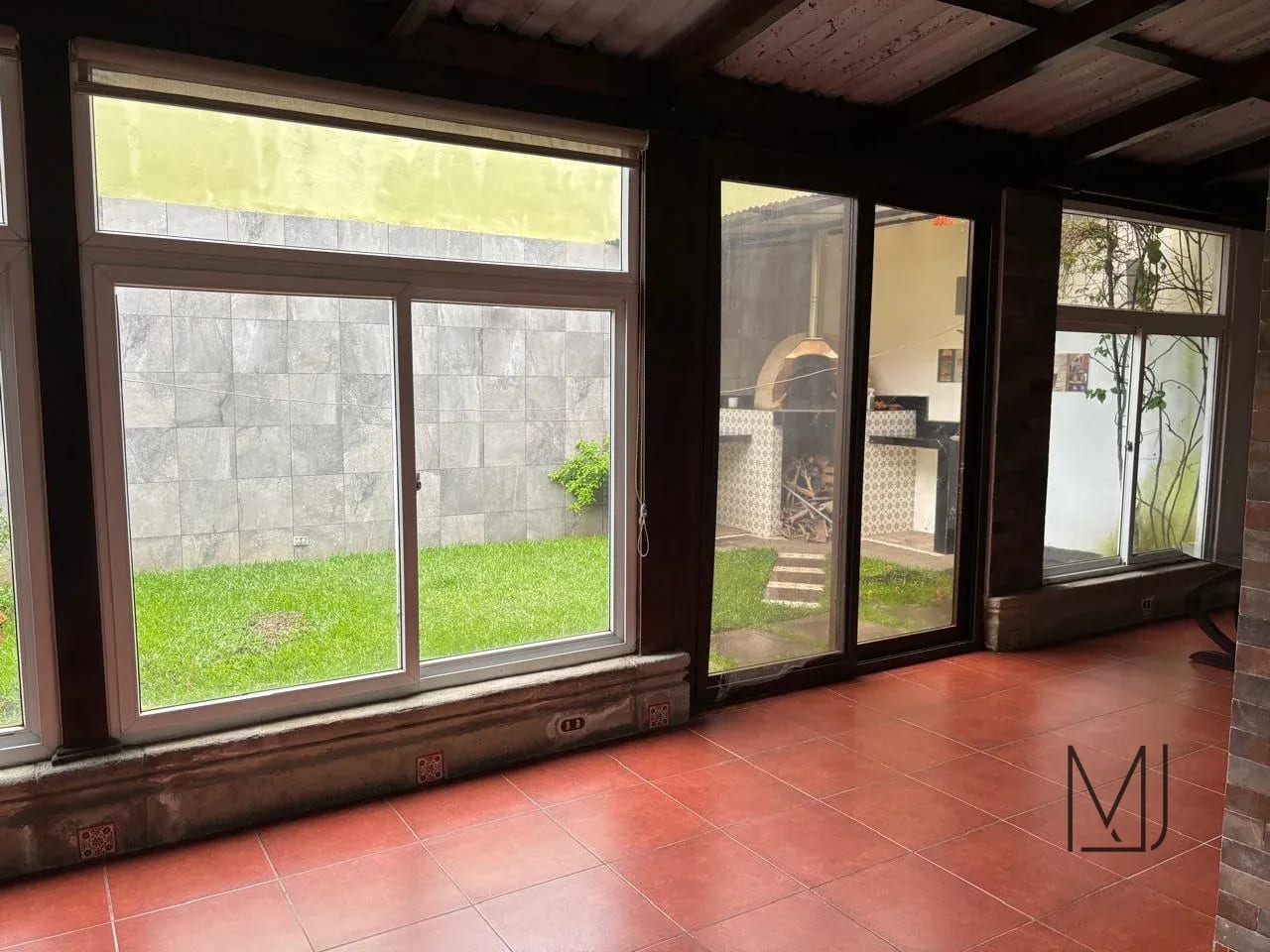 Casa en Alquiler | Villas del Pinar CAES | 4 Habitaciones · Pérgola y Horno de Leña | $1,395 — Casa en Alquiler en Villas del Pinar, Carretera a El Salvador, Guatemala, Ciudad — foto 2 de 17