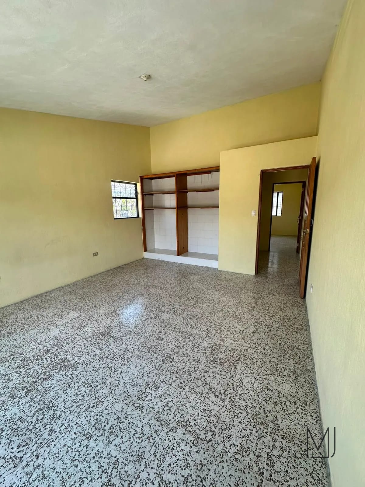 Casa en Venta | San Cristóbal Zona 8 de Mixco | 2 Casas en un Terreno · 10 Parqueos — Casa en Venta en Zona 8 Mixco, Guatemala, Ciudad — foto 14 de 17