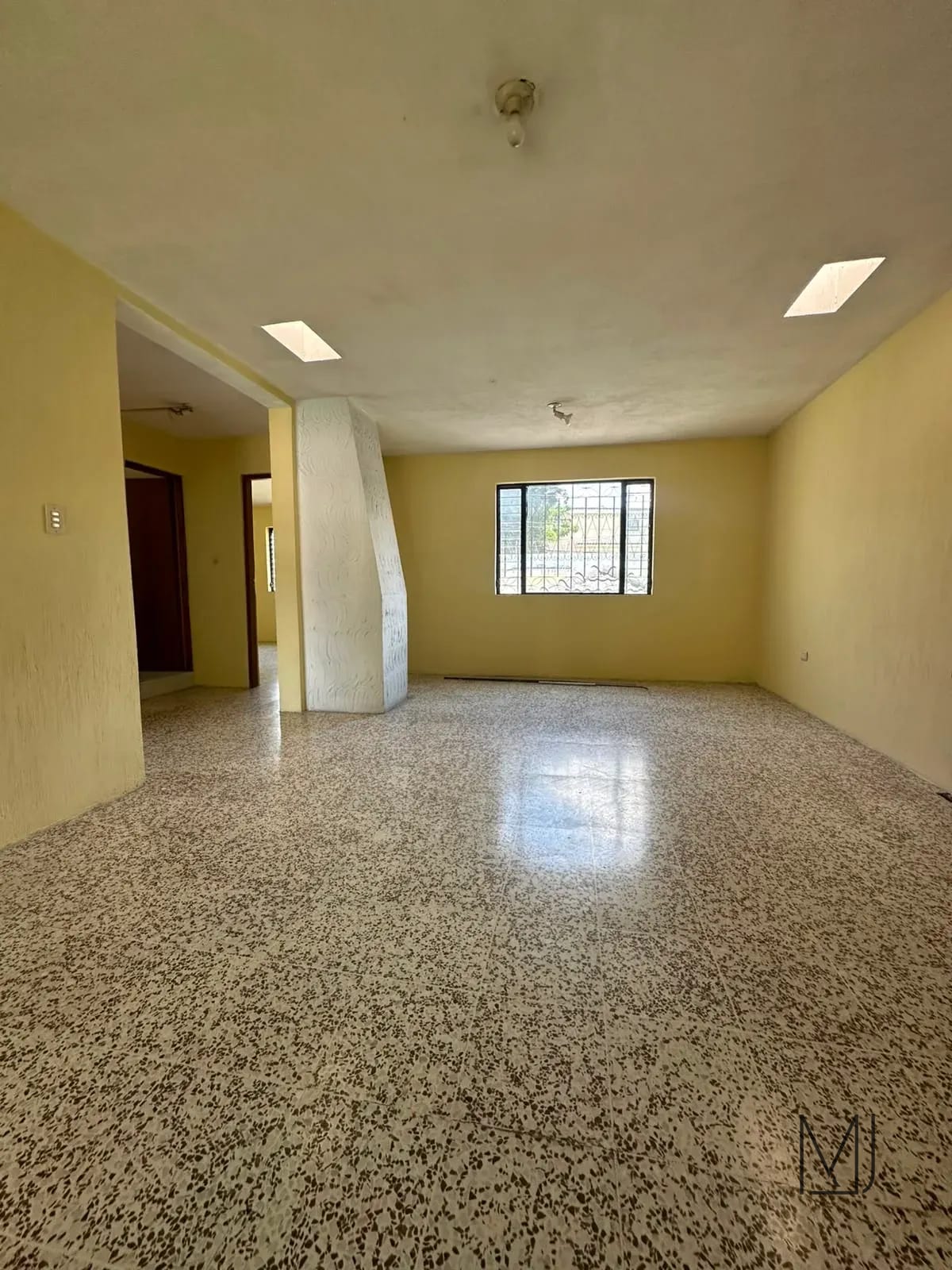 Casa en Venta | San Cristóbal Zona 8 de Mixco | 2 Casas en un Terreno · 10 Parqueos — Casa en Venta en Zona 8 Mixco, Guatemala, Ciudad — foto 11 de 17