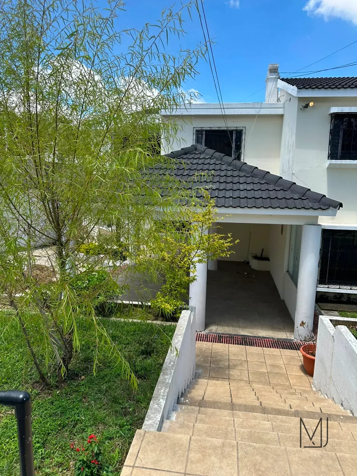 Casa en Venta | San Cristóbal Zona 8 de Mixco | 2 Casas en un Terreno · 10 Parqueos — Casa en Venta en Zona 8 Mixco, Guatemala, Ciudad — foto 4 de 17
