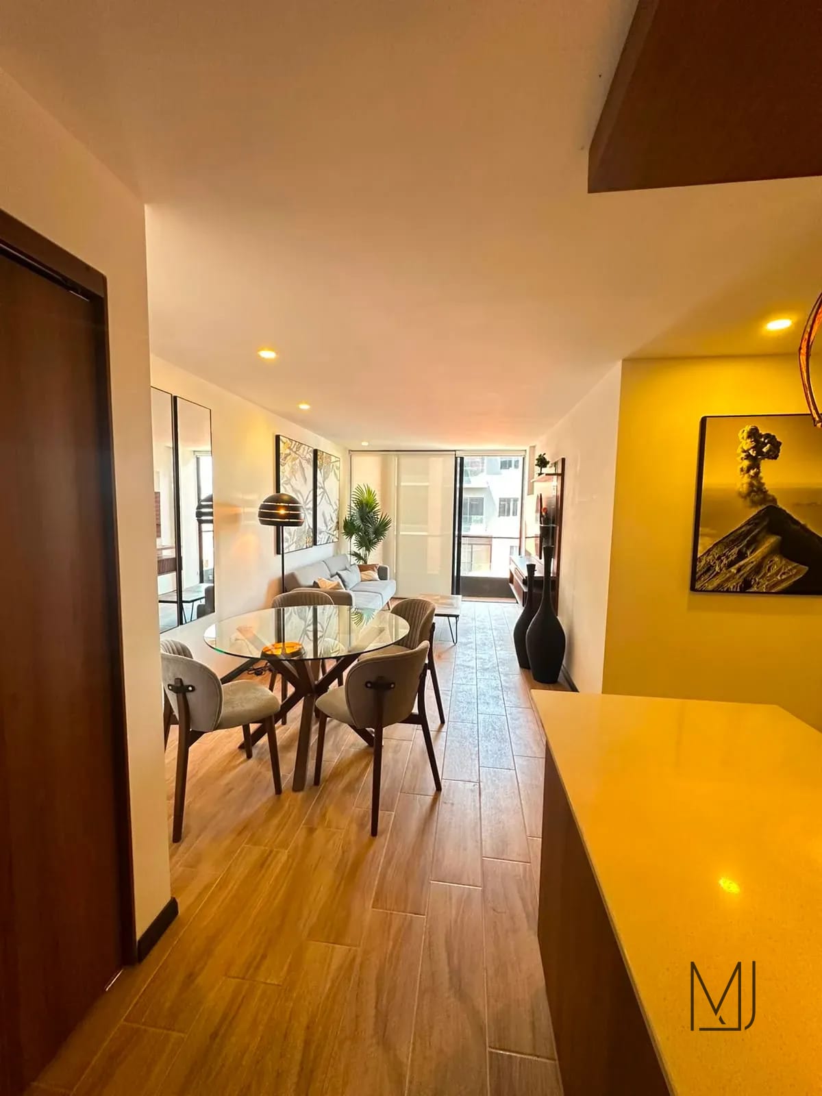 Apartamento Amueblado en Alquiler | Edificio Essenza | Zona 13 | 2 ha · alto — Apartamento en Alquiler en Zona 13, Guatemala, Ciudad — foto 3 de 10