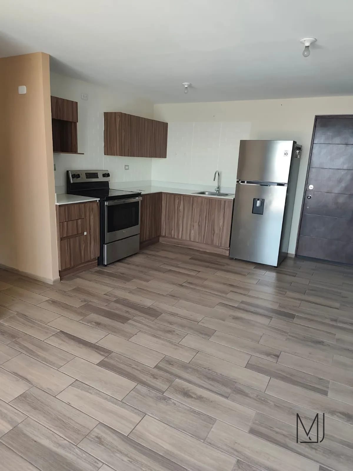 Apartamento en Alquiler | Torre Zentia | Zona 2 de Mixco | 2 habitaciones · Excelente ubicación — Apartamento en Alquiler en Torre Zentia, Zona 2 Mixco, Guatemala, Ciudad — foto 2 de 7