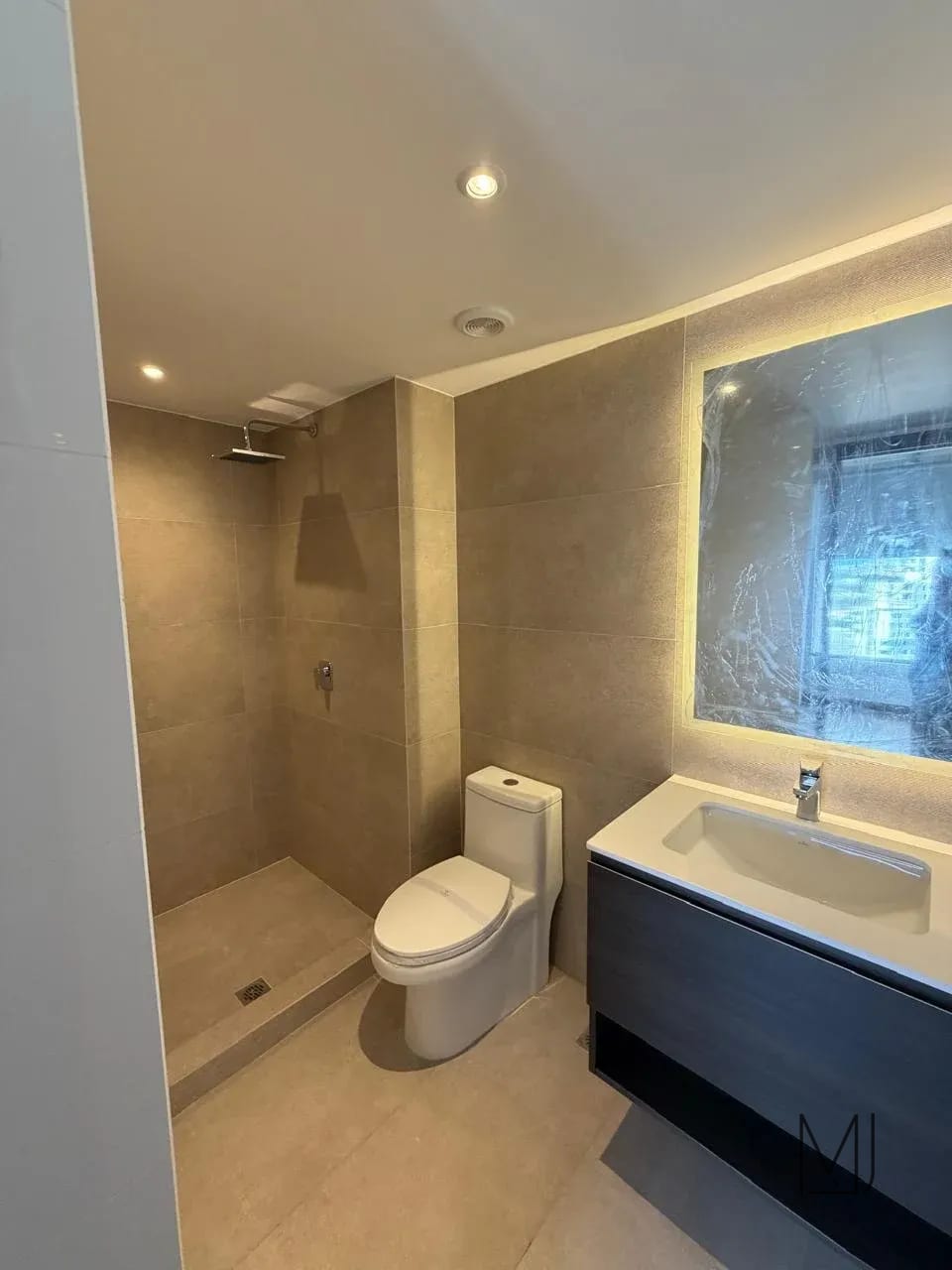 Apartamento en Alquiler | Edificio Inara Cuatro Norte | Zona 4 | Para estrenar · 2 habitaciones · Nivel Alto — Apartamento en Alquiler en Inara Cuatro Norte, Zona 4, Guatemala, Ciudad — foto 8 de 12