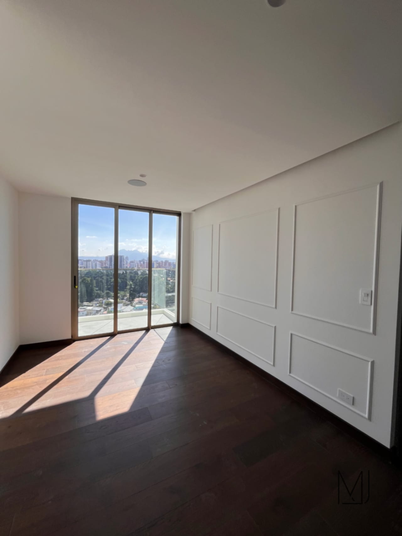 Apartamento en Venta | Atarah | Zona 10 | Para estrenar | Nivel Alto — Apartamento en Venta en Atarah, Zona 10, Guatemala, Ciudad — foto 9 de 12