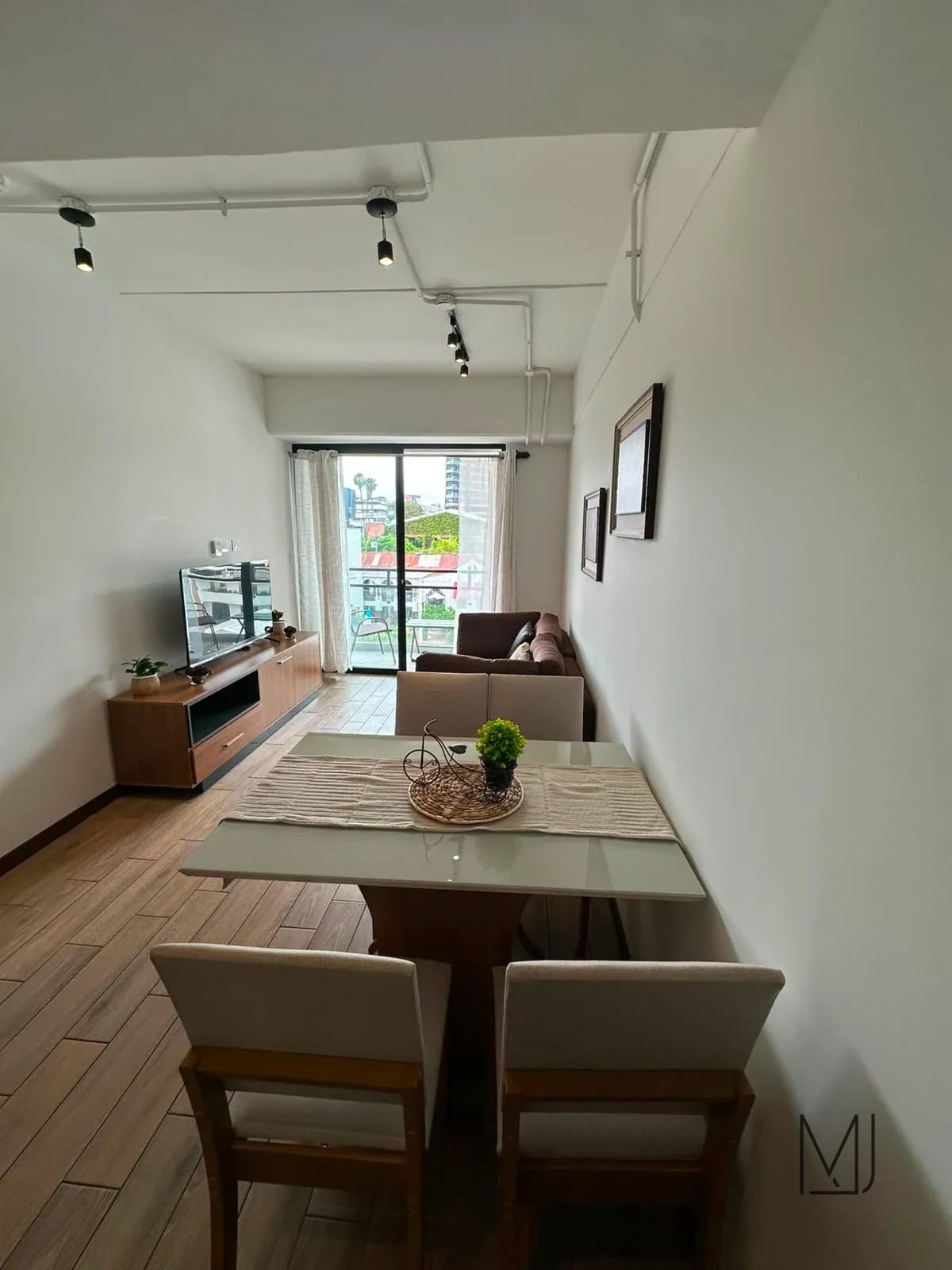 Apartamento Amueblado en Alquiler | Torre Nara · Inara Cuatro Norte | Zona 4 | 2 habitaciones — Apartamento en Alquiler en Inara Cuatro Norte, Zona 4, Guatemala, Ciudad — foto 2 de 8