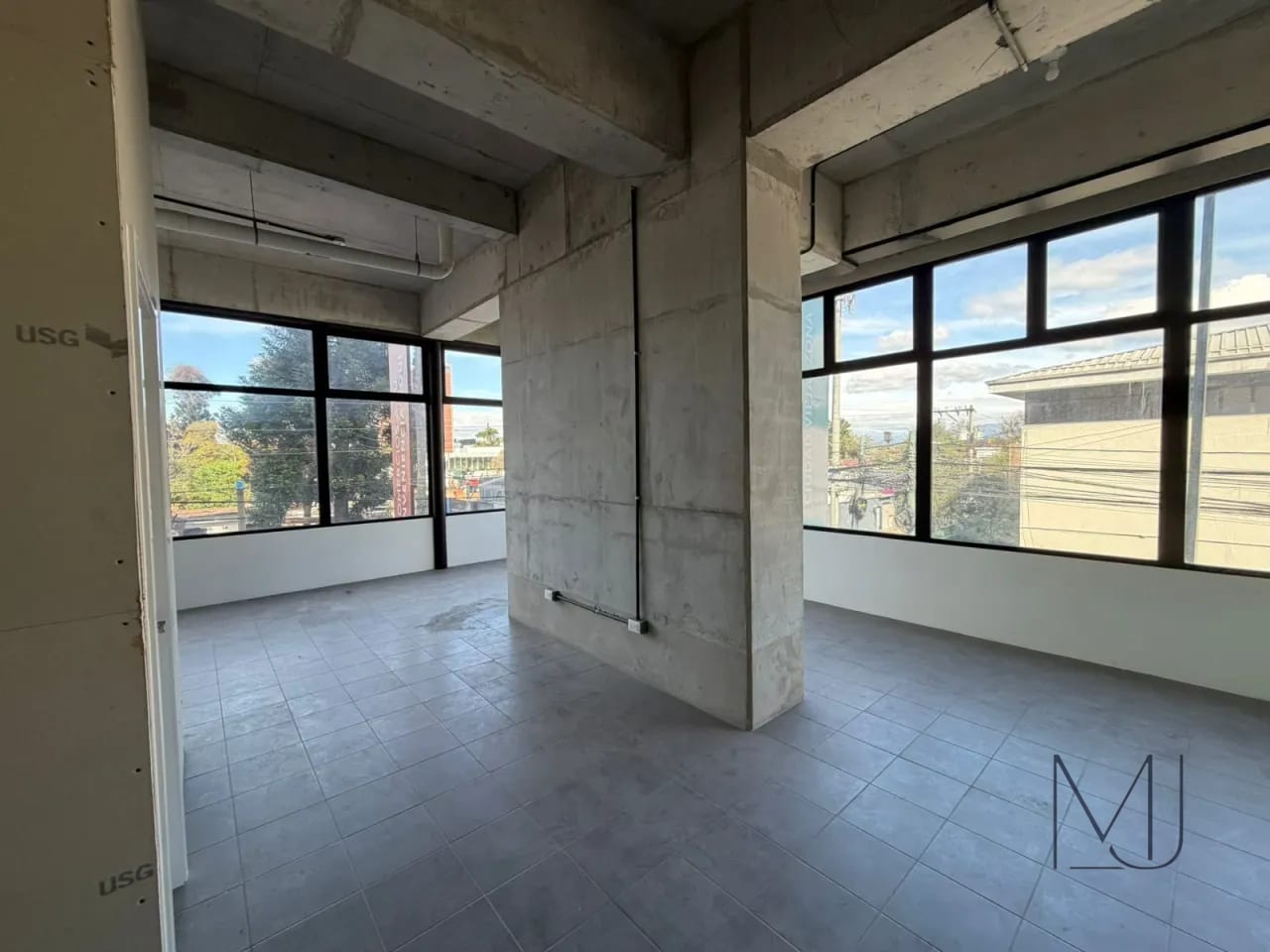 Local Comercial en Renta / Venta | Edificio Fiamene | Zona 10 | 68 m² — Local en Venta en Fiamene, Zona 10, Guatemala, Ciudad — foto 3 de 11