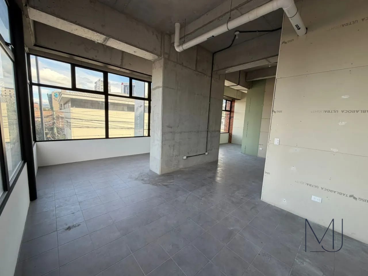 Local Comercial en Renta / Venta | Edificio Fiamene | Zona 10 | 68 m² — Local en Venta en Fiamene, Zona 10, Guatemala, Ciudad — foto 4 de 11