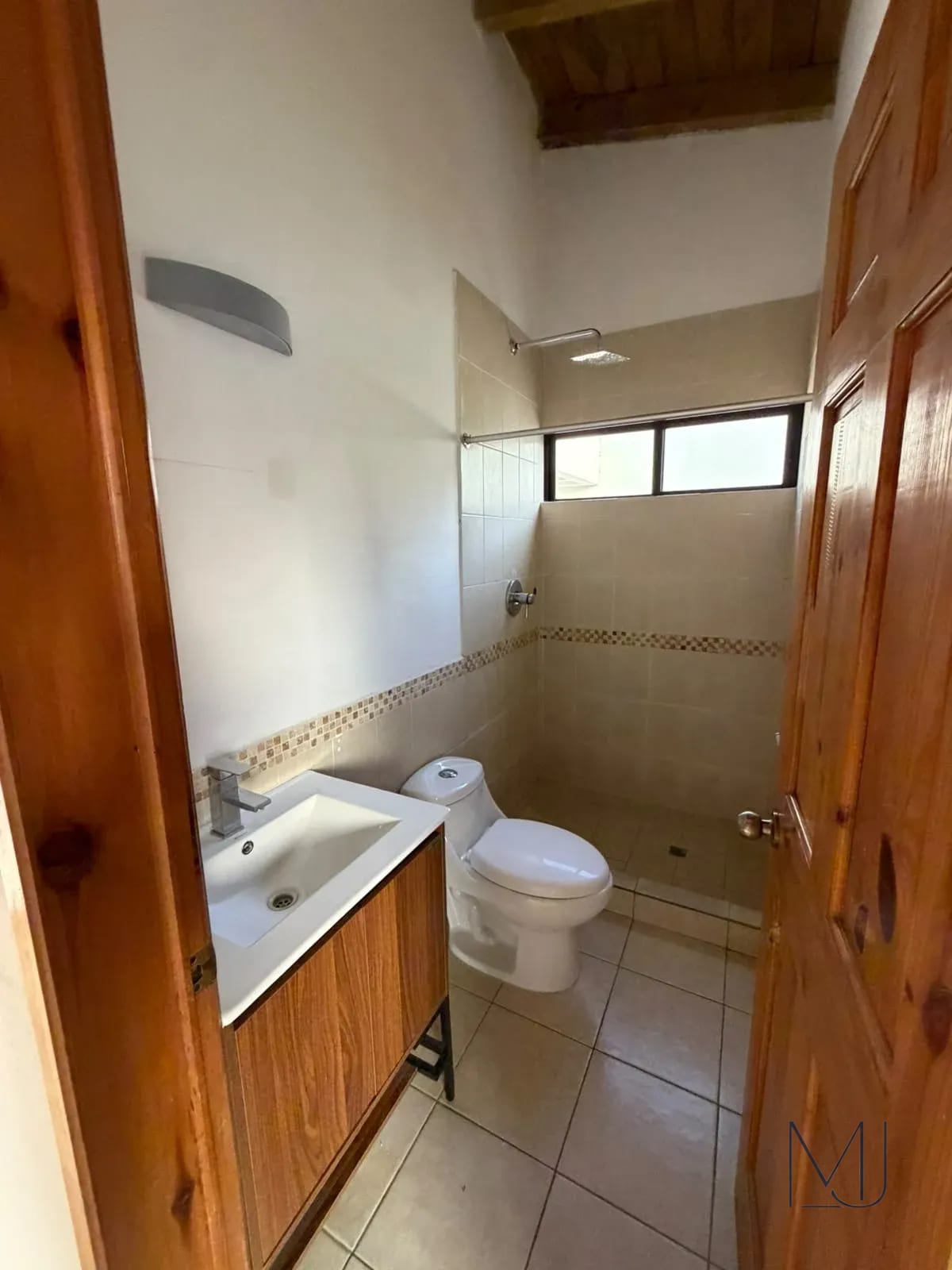 Casa en Renta | Condominio San Mateo | Zona 16 | Jardín Privado — Casa en Alquiler en Zona 16, Guatemala, Ciudad — foto 15 de 16
