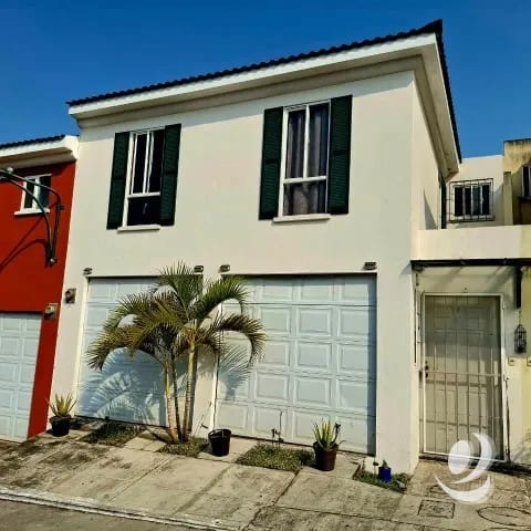 Casa en Venta Jardines de Verona Villa Nueva — Casa en Venta en Villa Nueva, Guatemala, Ciudad — foto 1 de 16