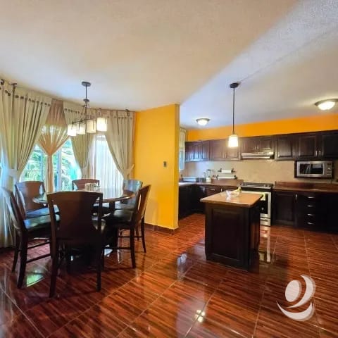 Casa en Venta San Cristóbal Vista al Valle Oriente — Casa en Venta en Zona 8 Mixco, Guatemala, Ciudad — foto 6 de 17