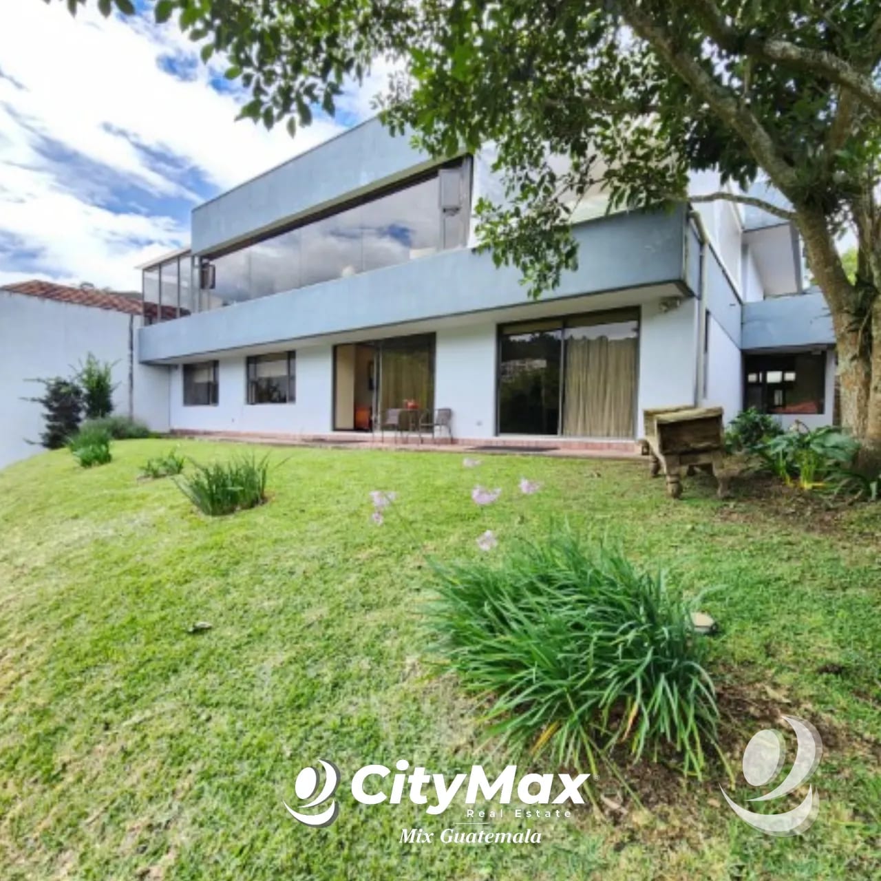 Casa en Venta San Cristóbal, Sector B-1 Zona 8 de Mixco — Casa en Venta en Zona 8 Mixco, Guatemala, Ciudad — foto 1 de 16
