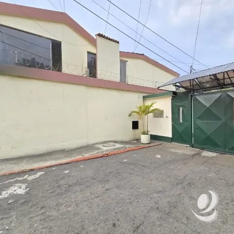 Casa en Venta San Cristóbal con Dos Locales Comerciales — Casa en Venta en Zona 8 Mixco, Guatemala, Ciudad — foto 2 de 17