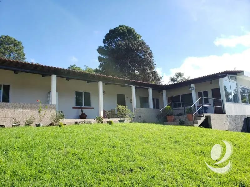 Casa en Venta en las afueras de Santiago Sacatepequez — Casa en Venta en Santiago Sacatepéquez, Sacatepéquez — foto 1 de 14