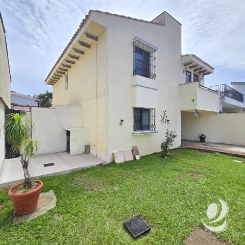 ¡¡¡Preciosa Casa en Venta Zona 12 Colonia Residencial El Bosque!!! — Casa en Venta en Zona 12, Guatemala, Ciudad — foto 1 de 17