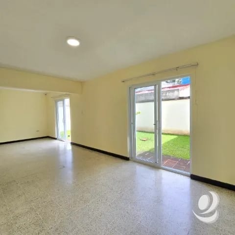¡¡¡Preciosa Casa en Venta Zona 12 Colonia Residencial El Bosque!!! — Casa en Venta en Zona 12, Guatemala, Ciudad — foto 6 de 17