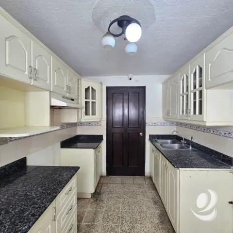 ¡¡¡Preciosa Casa en Venta Zona 12 Colonia Residencial El Bosque!!! — Casa en Venta en Zona 12, Guatemala, Ciudad — foto 8 de 17