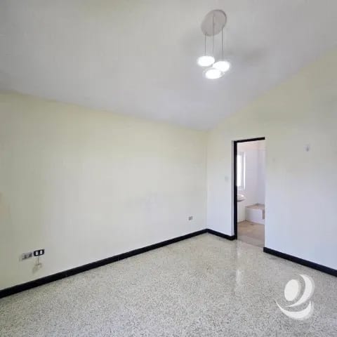 ¡¡¡Preciosa Casa en Venta Zona 12 Colonia Residencial El Bosque!!! — Casa en Venta en Zona 12, Guatemala, Ciudad — foto 10 de 17