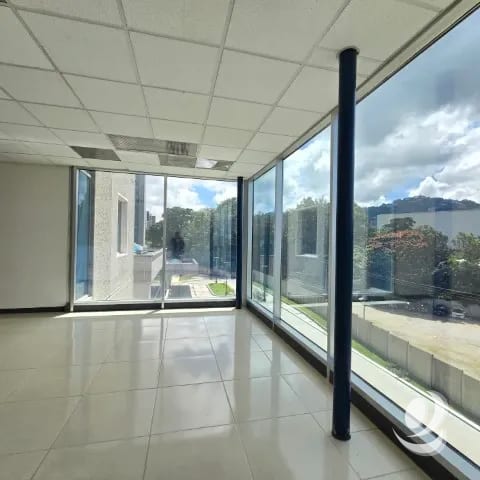 ¡¡Preciosa Oficina en Renta Zona Pradera Zona 10 de 86.57 mts2!! — Oficina en Alquiler en Zona 10, Guatemala, Ciudad — foto 3 de 13