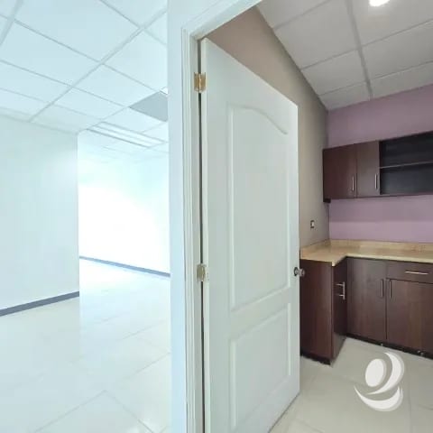 ¡¡Preciosa Oficina en Renta Zona Pradera Zona 10 de 86.57 mts2!! — Oficina en Alquiler en Zona 10, Guatemala, Ciudad — foto 7 de 13