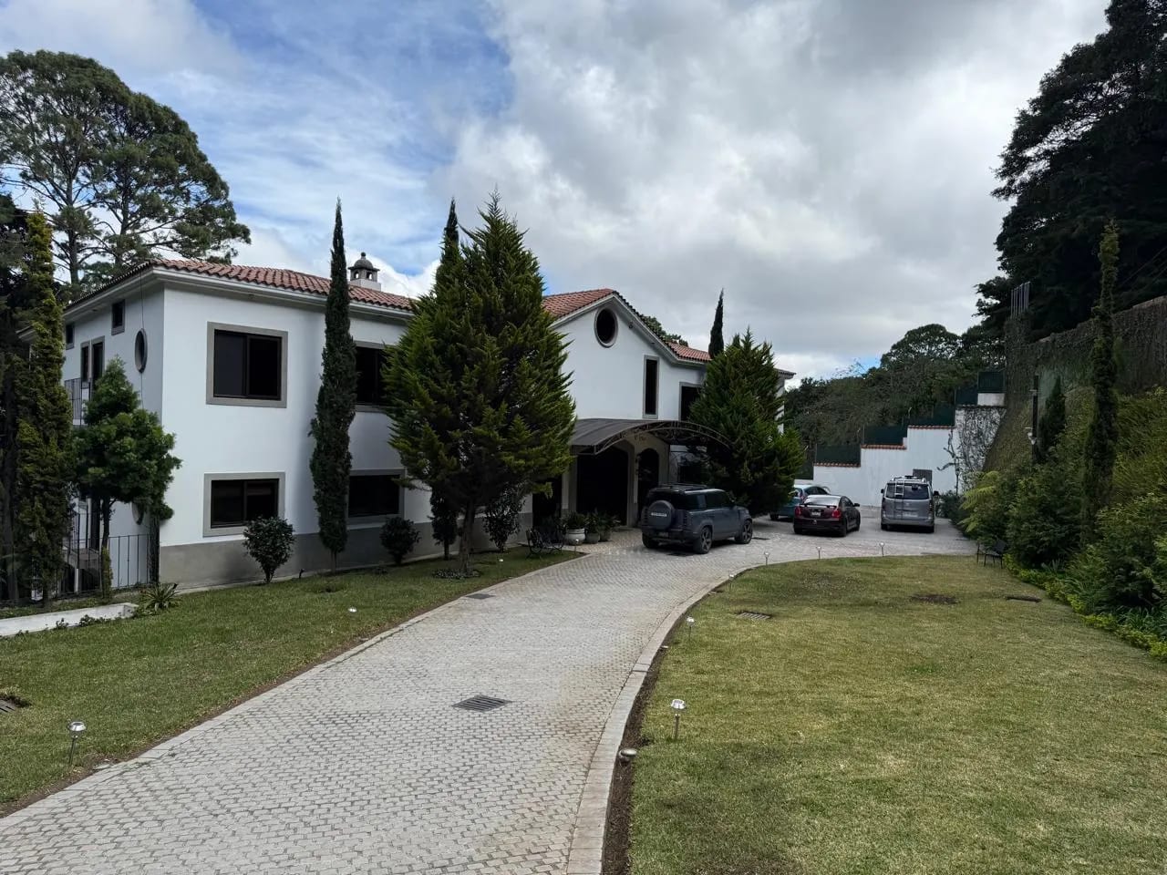 Hotel ubicado en el encinal zona 7Mixco. — Edificio en Venta en El Encinal, Zona 7 Mixco, Guatemala, Ciudad — foto 1 de 15