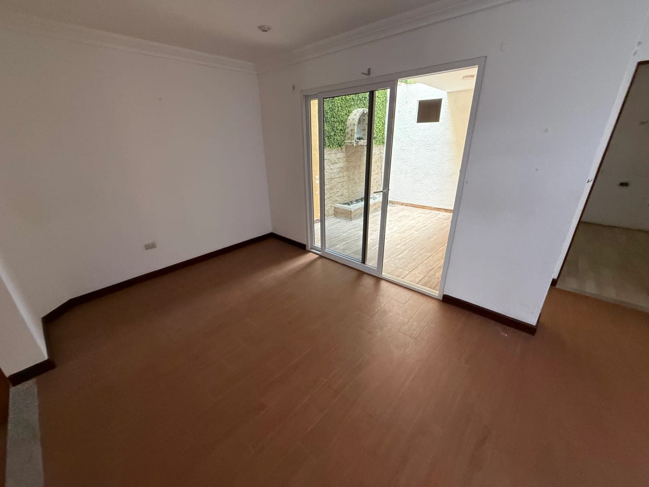 Vendo casa en Carretera a El Salvador Km. 16.5 REMATE BANCARIO — Casa en Venta en Bosques de Arrazola, Carretera a El Salvador, Guatemala, Ciudad — foto 8 de 17