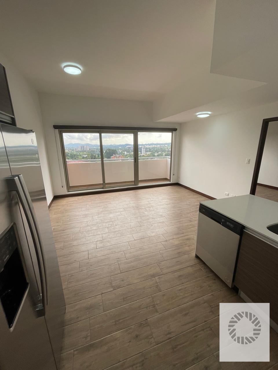 Bonito Apartamento — Apartamento en Alquiler en Casalini Diagonal 6, Zona 10, Guatemala, Ciudad — foto 5 de 11