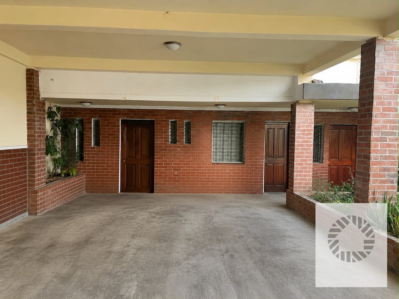 Vendo Casa Pinares de San Cristobal, Zona 8 Mixco — Casa en Venta en Pinares de San Cristobal, Zona 8 Mixco, Guatemala, Ciudad — foto 1 de 14