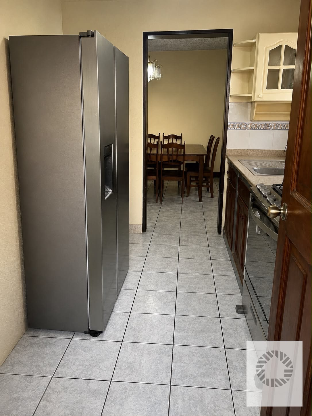 Vendo Casa Pinares de San Cristobal, Zona 8 Mixco — Casa en Venta en Pinares de San Cristobal, Zona 8 Mixco, Guatemala, Ciudad — foto 2 de 14