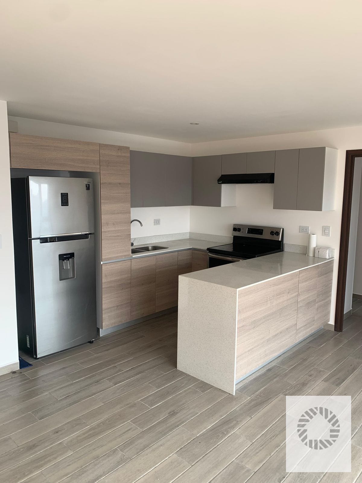 Bonito apartamento — Apartamento en Alquiler en Parque 10, Zona 10, Guatemala, Ciudad — foto 2 de 9