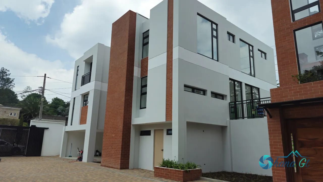Casa en Venta Moderna Nueva KM 18.5 CAES la Toscana de Arrazola — Casa en Venta en Carretera a El Salvador, Guatemala, Ciudad — foto 1 de 14