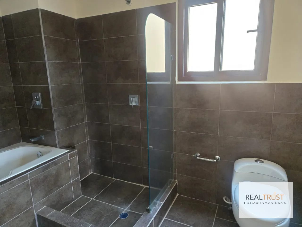 Cumbres de la Arboleda en Renta 4 habitaciones (copia) — Casa en Venta en Cumbres de La Arboleda, Carretera a El Salvador, Guatemala, Ciudad — foto 5 de 14