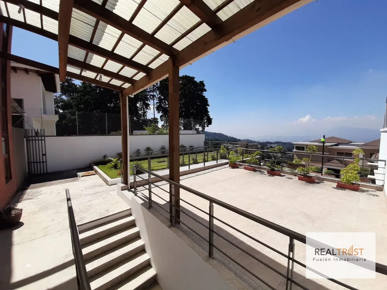 Casa en Renta Res. Alto Valle — Casa en Alquiler en Carretera a El Salvador, Guatemala, Ciudad — foto 7 de 13