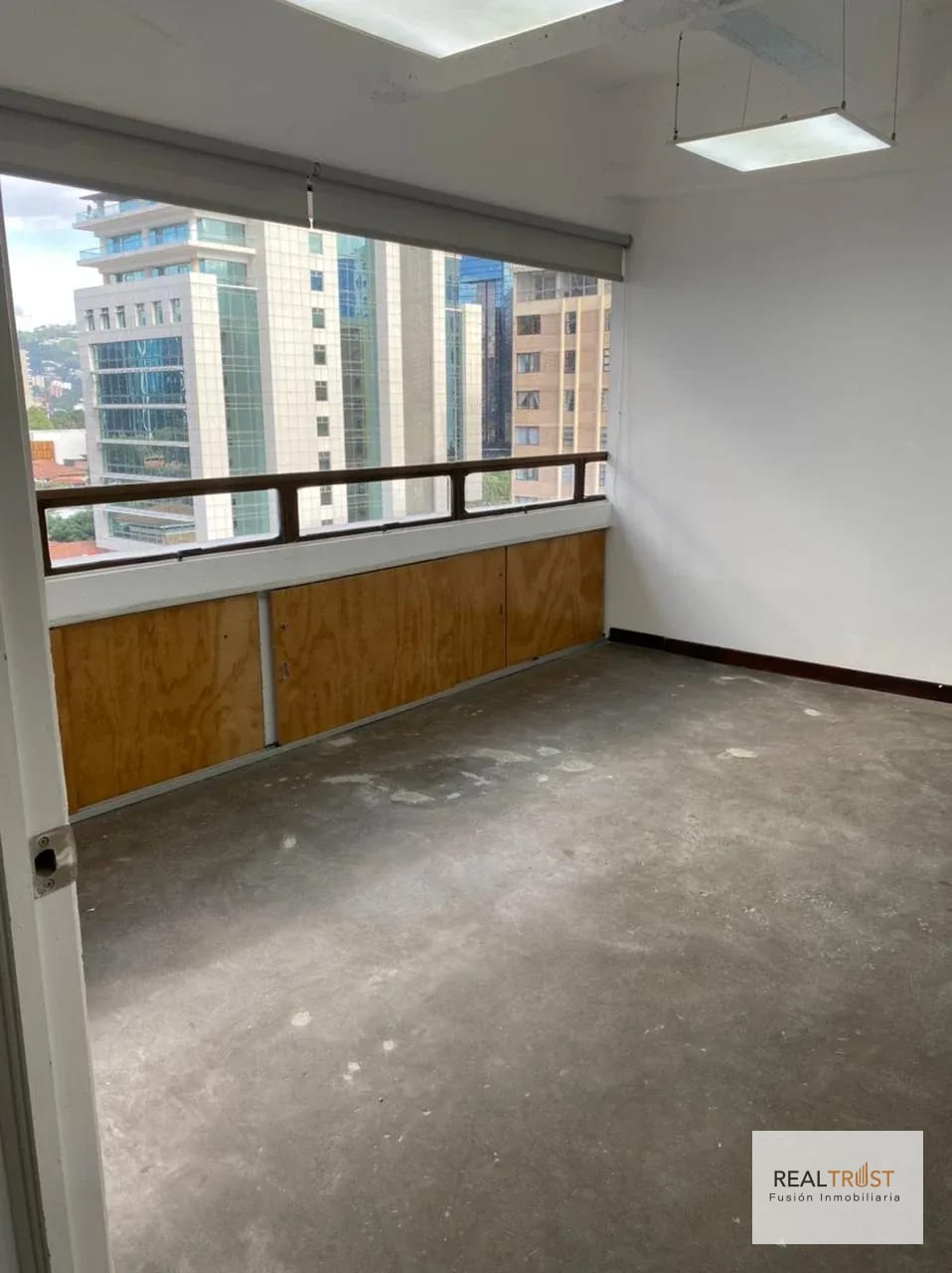 En renta Oficina Géminis 10 — Oficina en Alquiler en Zona 10, Guatemala, Ciudad — foto 2 de 7