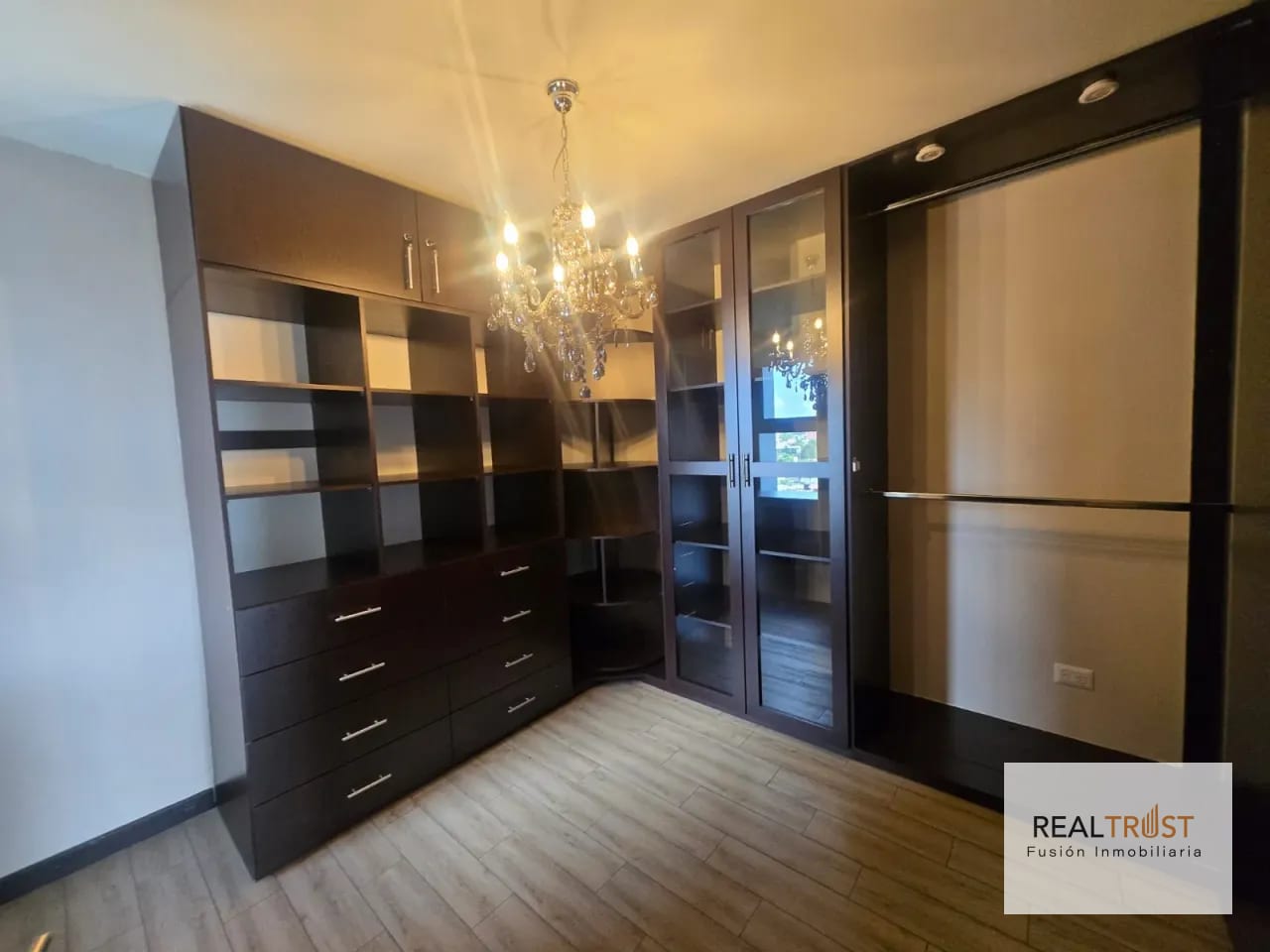 Apartamento Torre 360 Zona 15 — Apartamento en Alquiler en Zona 15, Guatemala, Ciudad — foto 13 de 13
