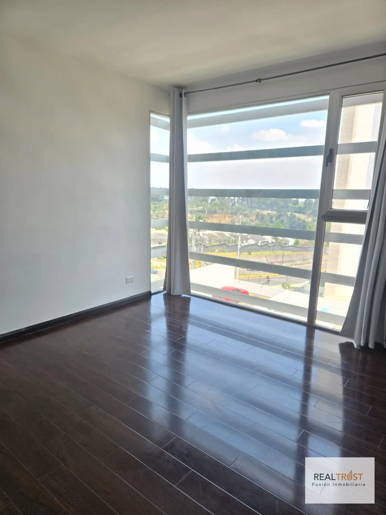 En Renta Apto Edificio Nueva Caledonia Zona 16 — Apartamento en Alquiler en Caledonia, Zona 16, Guatemala, Ciudad — foto 11 de 13