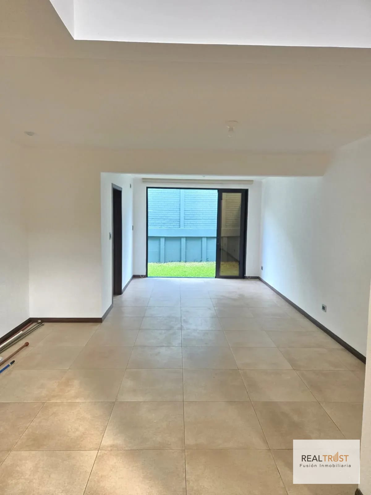 Venta de casa Home 16 zona 16 — Casa en Venta en Zona 16, Guatemala, Ciudad — foto 1 de 14