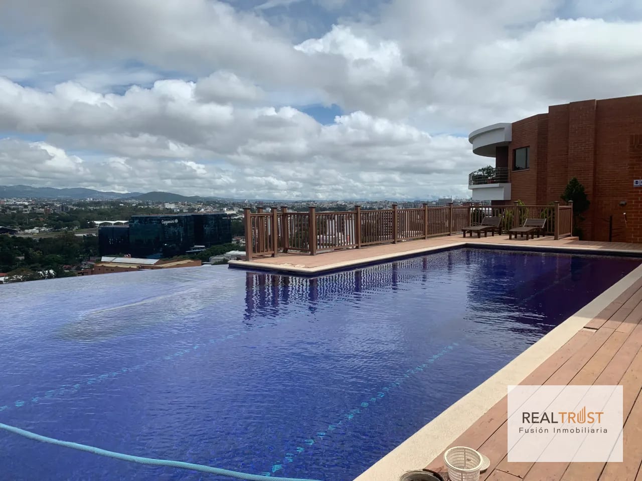 Apartamento en renta Tadeus — Apartamento en Alquiler en Zona 14, Guatemala, Ciudad — foto 11 de 17