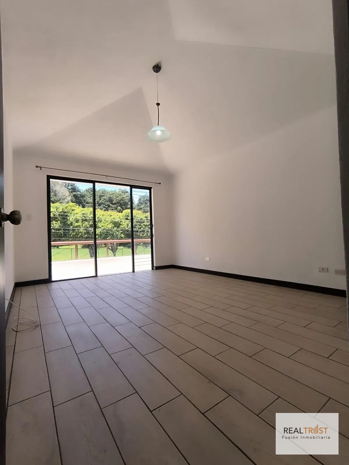 Casa en renta Condominio Terravista Caes — Casa en Alquiler en Carretera a El Salvador, Guatemala, Ciudad — foto 1 de 17