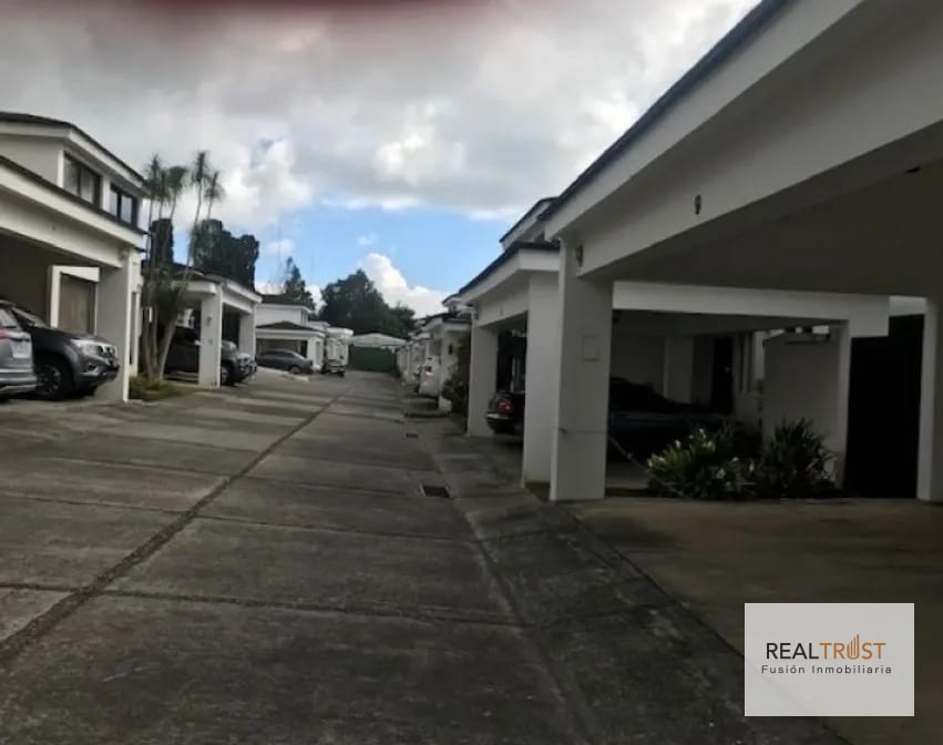 Casa en venta Arrazola entrada a Olmeca — Casa en Venta en Carretera a El Salvador, Guatemala, Ciudad — foto 1 de 17