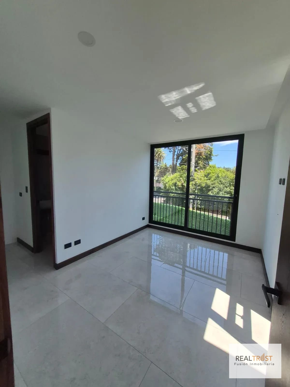 Casa para Estrenar en Condominio Arrazola 1, km 17.5 Carretera al Salvador — Casa en Venta en Carretera a El Salvador, Guatemala, Ciudad — foto 11 de 17