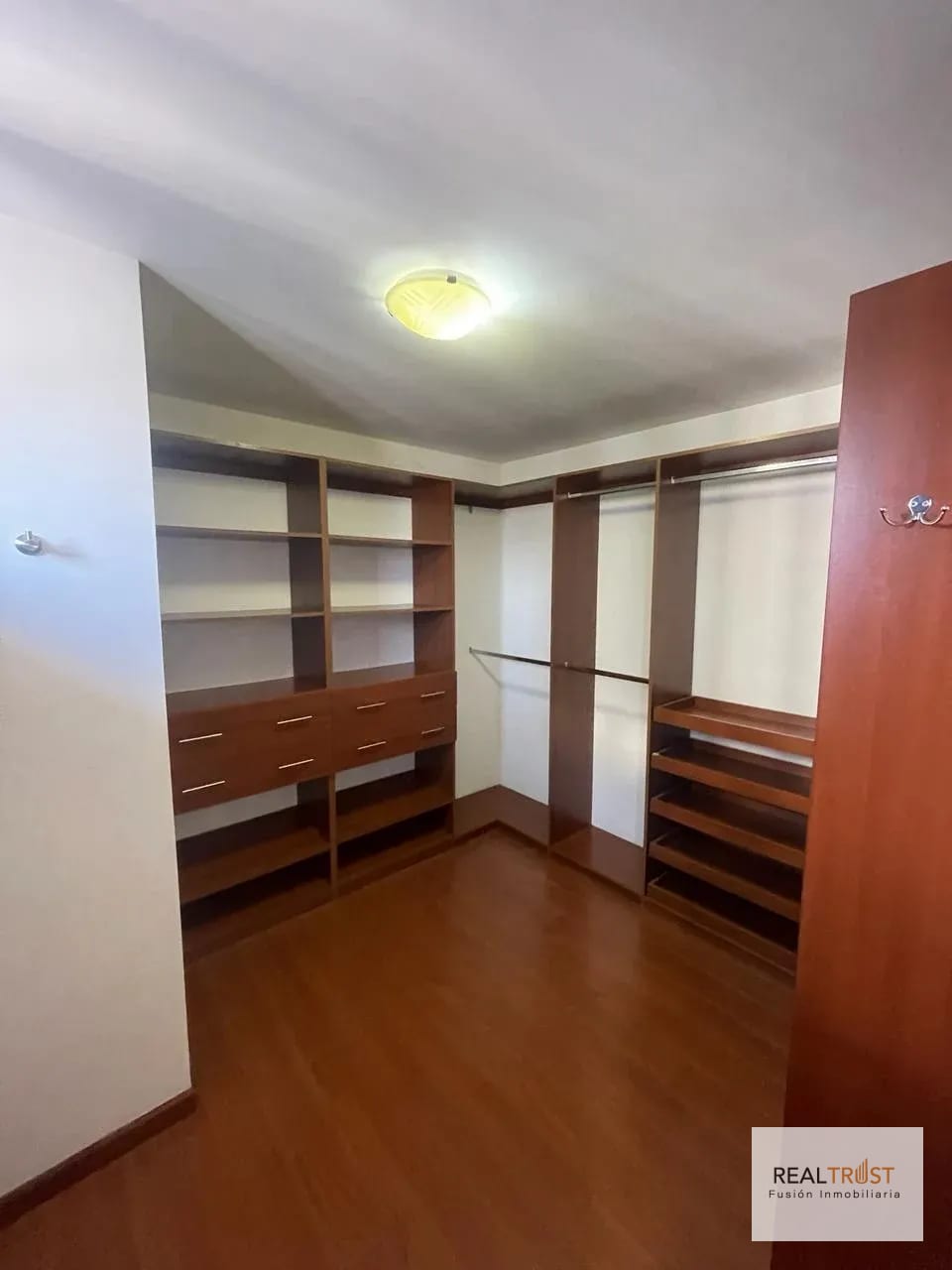 Apartamento en renta Botticelli zona 15 — Apartamento en Alquiler en Zona 15, Guatemala, Ciudad — foto 14 de 17