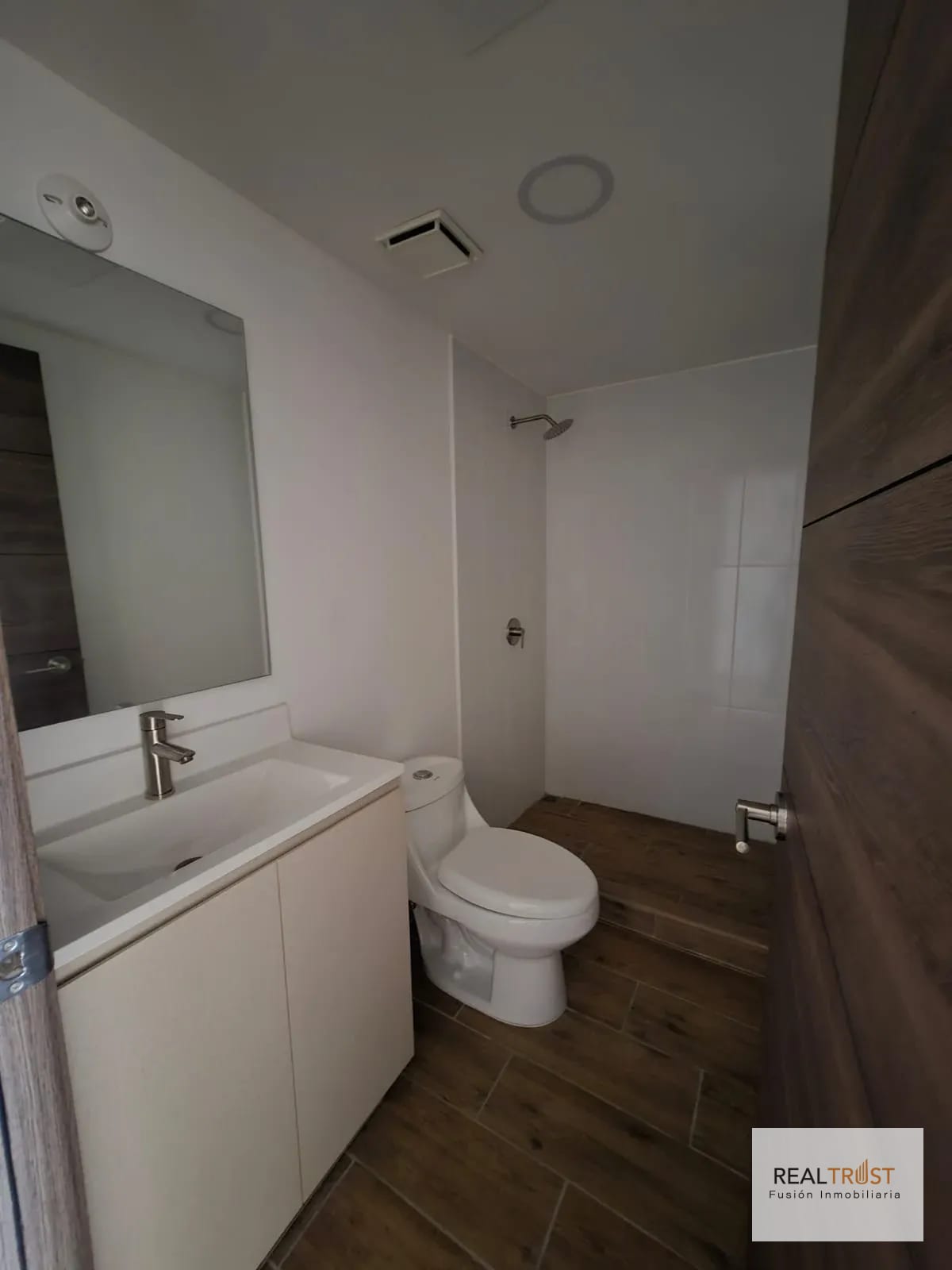 Rento Apartamento Amueblado Modra Zona 4 — Apartamento en Alquiler en Zona 4, Guatemala, Ciudad — foto 7 de 17