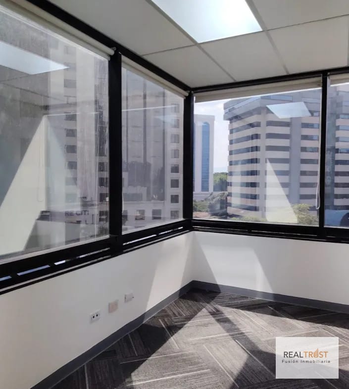 Oficina en renta Murano zona 10 — Oficina en Alquiler en Zona 10, Guatemala, Ciudad — foto 1 de 2