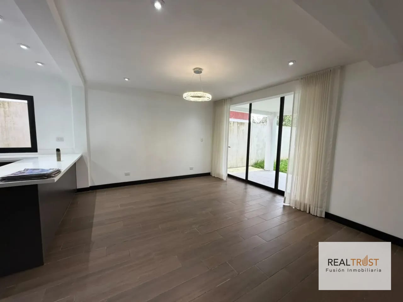 Casa en Venta en Llanos de Arrazola KM 16.5 CAES — Casa en Venta en Carretera a El Salvador, Guatemala, Ciudad — foto 4 de 14