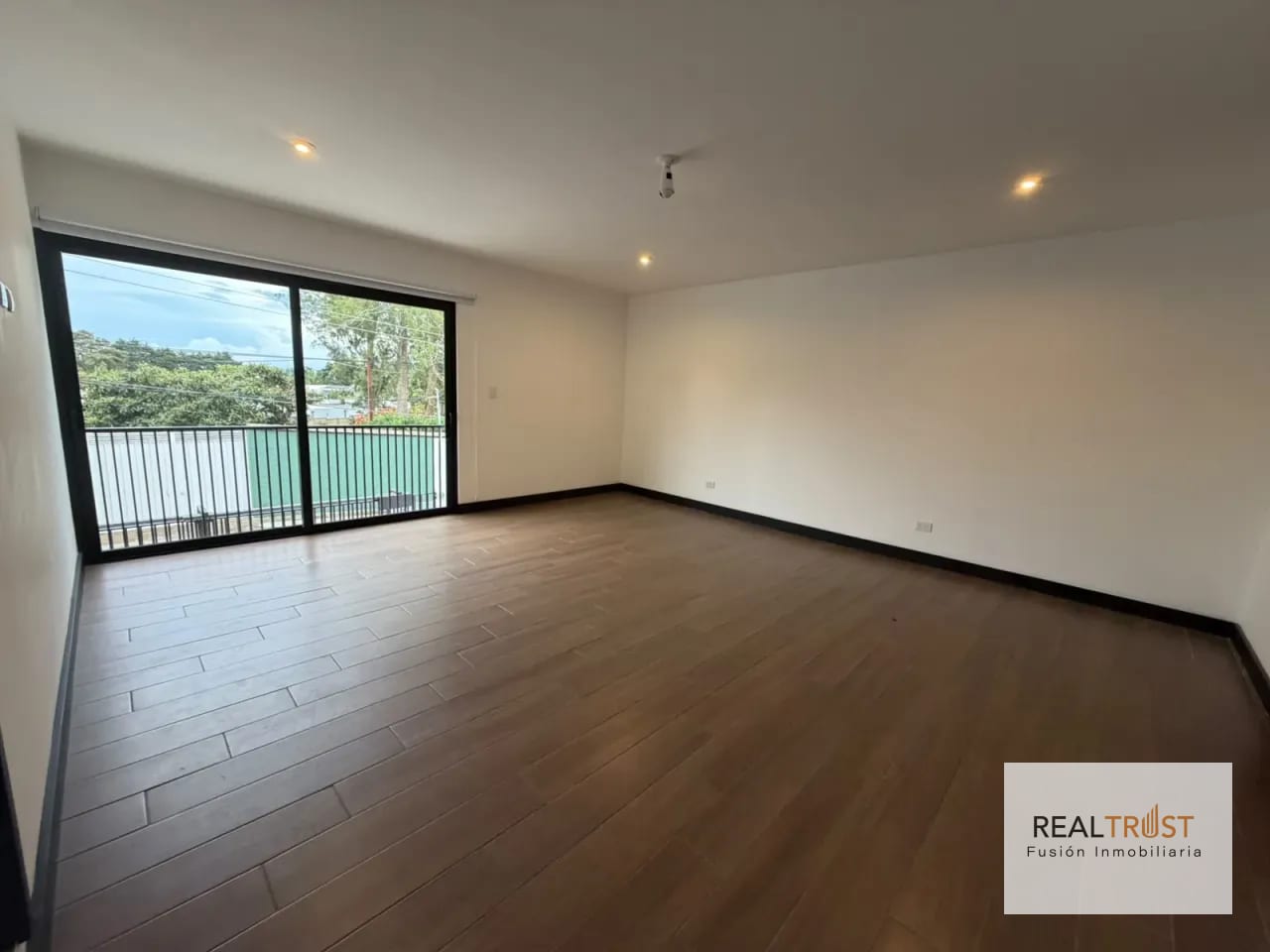 Casa en Venta en Llanos de Arrazola KM 16.5 CAES — Casa en Venta en Carretera a El Salvador, Guatemala, Ciudad — foto 10 de 14