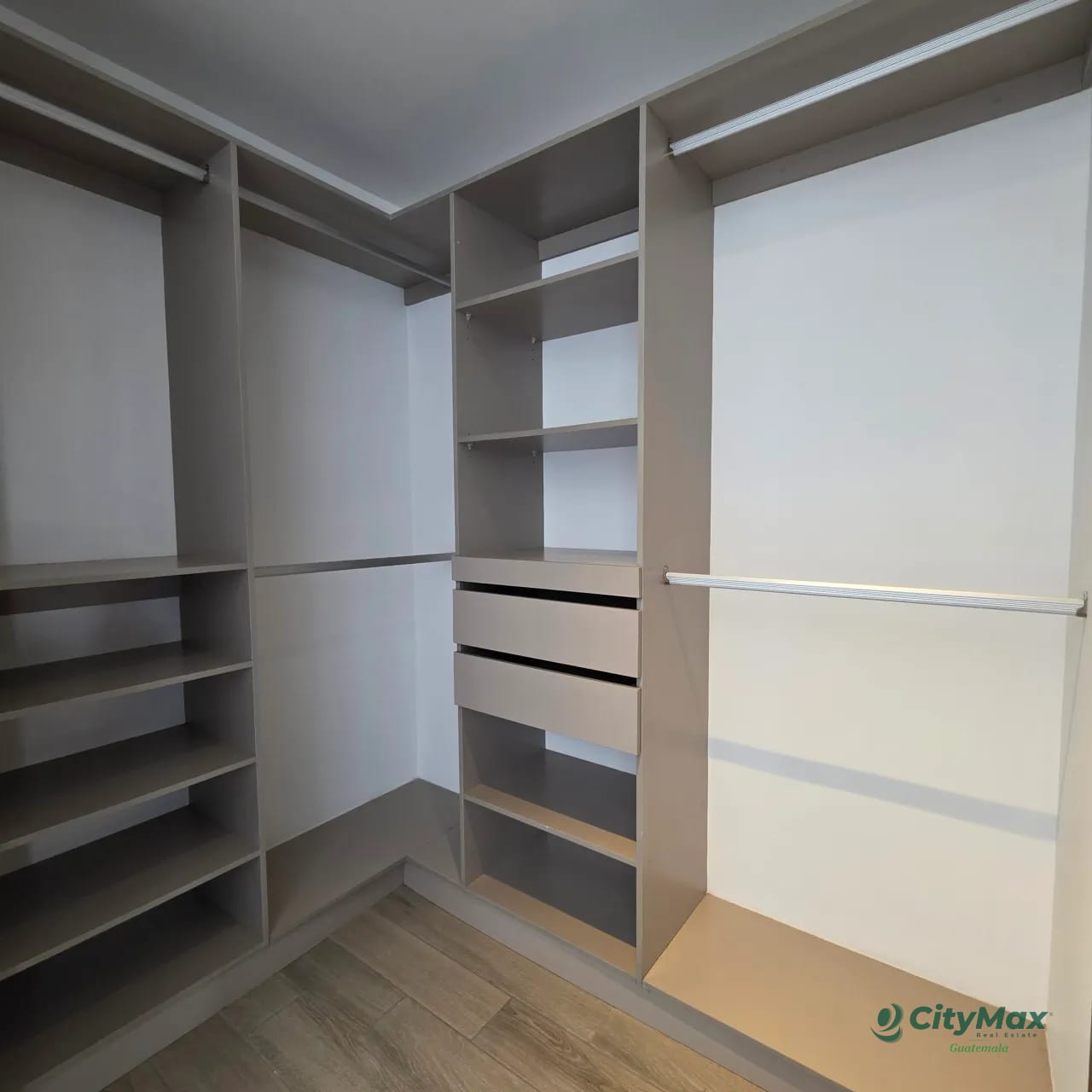 Apartamento en Alquiler en Zona 10 Guatemala — Apartamento en Alquiler en Parque 10, Zona 10, Guatemala, Ciudad — foto 2 de 15