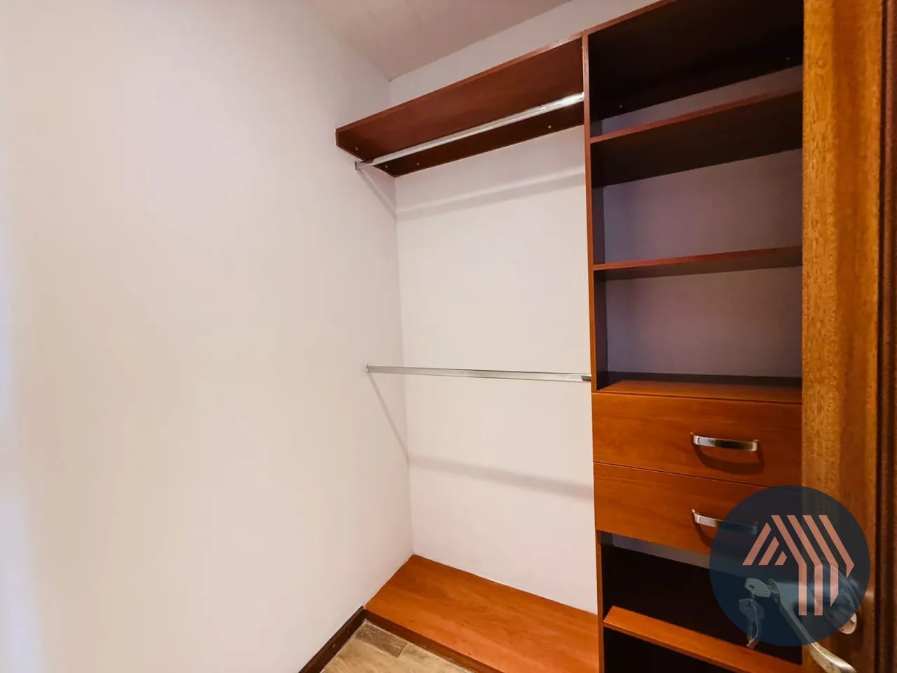 ALQUILER DE CÉNTRICO Y LINDO APARTAMENTO - TORRE DEL VALLE, ZONA 10 — Apartamento en Alquiler en Torre Del Valle, Zona 10, Guatemala, Ciudad — foto 15 de 16