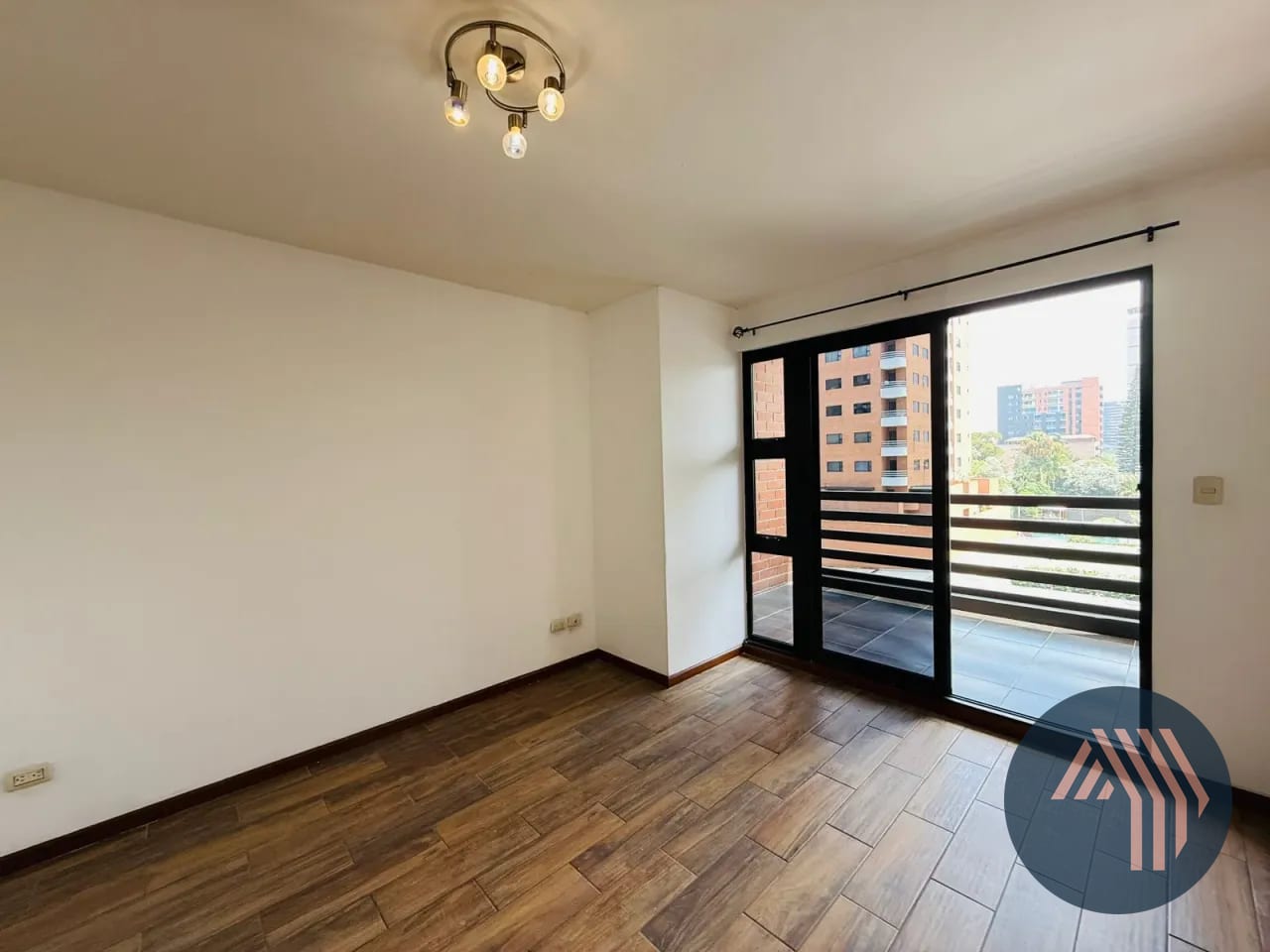 ALQUILER DE CÉNTRICO Y LINDO APARTAMENTO - TORRE DEL VALLE, ZONA 10 — Apartamento en Alquiler en Torre Del Valle, Zona 10, Guatemala, Ciudad — foto 13 de 16
