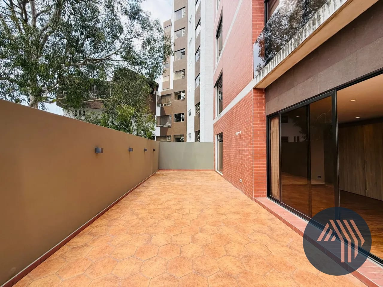 ALQUILER DE APARTAMENTO CON AMPLIA TERRAZA - DORAL, VH1 ZONA 15 — Apartamento en Alquiler en Doral, Zona 15, Guatemala, Ciudad — foto 9 de 17
