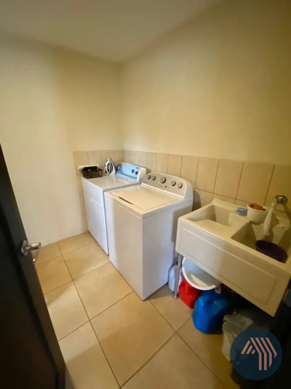 VENTA DE AMPLIO Y CÉNTRICO APARTAMENTO - ARIA, ZONA 10 — Apartamento en Venta en Aria, Zona 10, Guatemala, Ciudad — foto 4 de 8